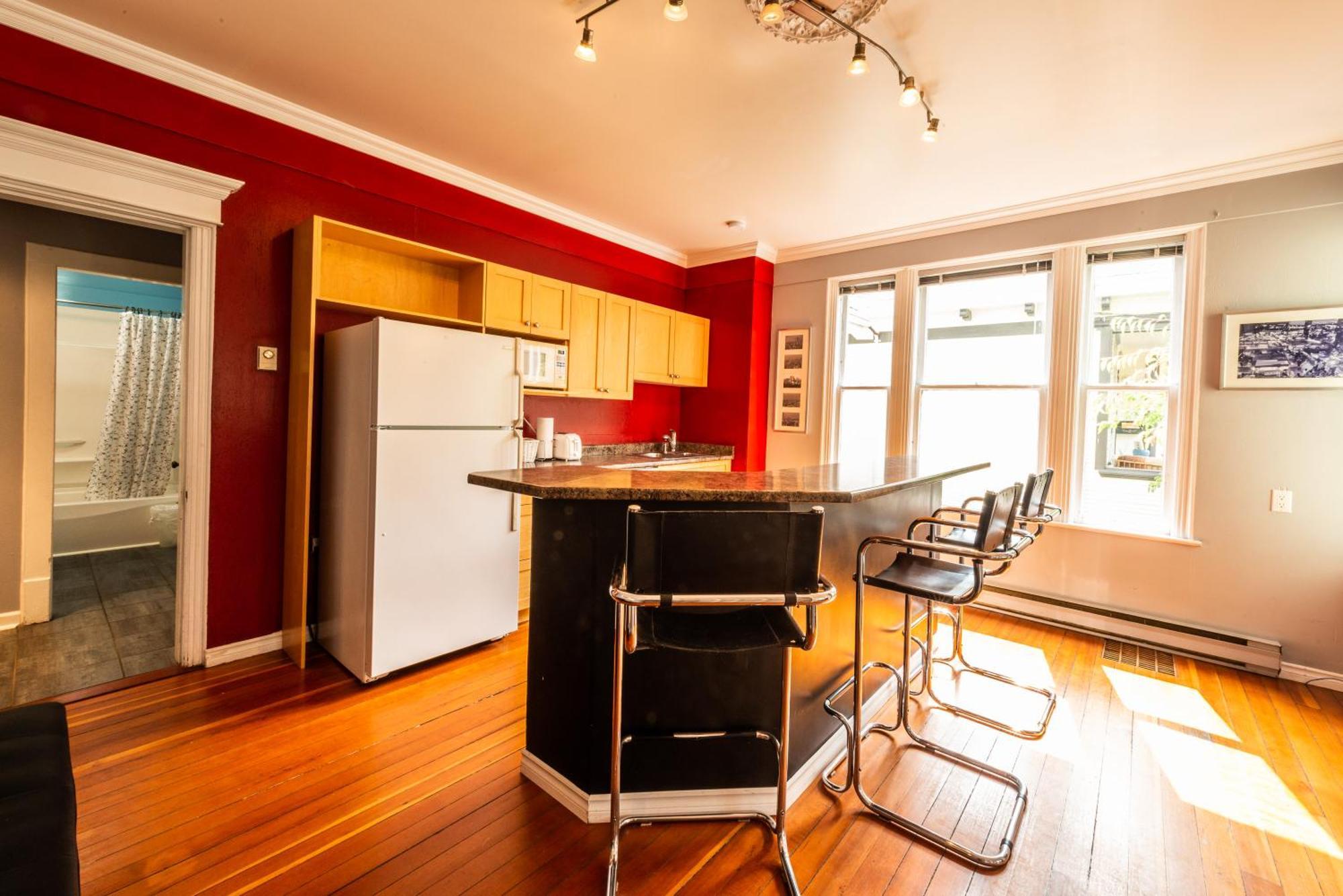 Ocean Island Garden Suites Victoria Rom bilde